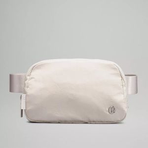 Lululemon Everywhere Belt Bag - White Opal